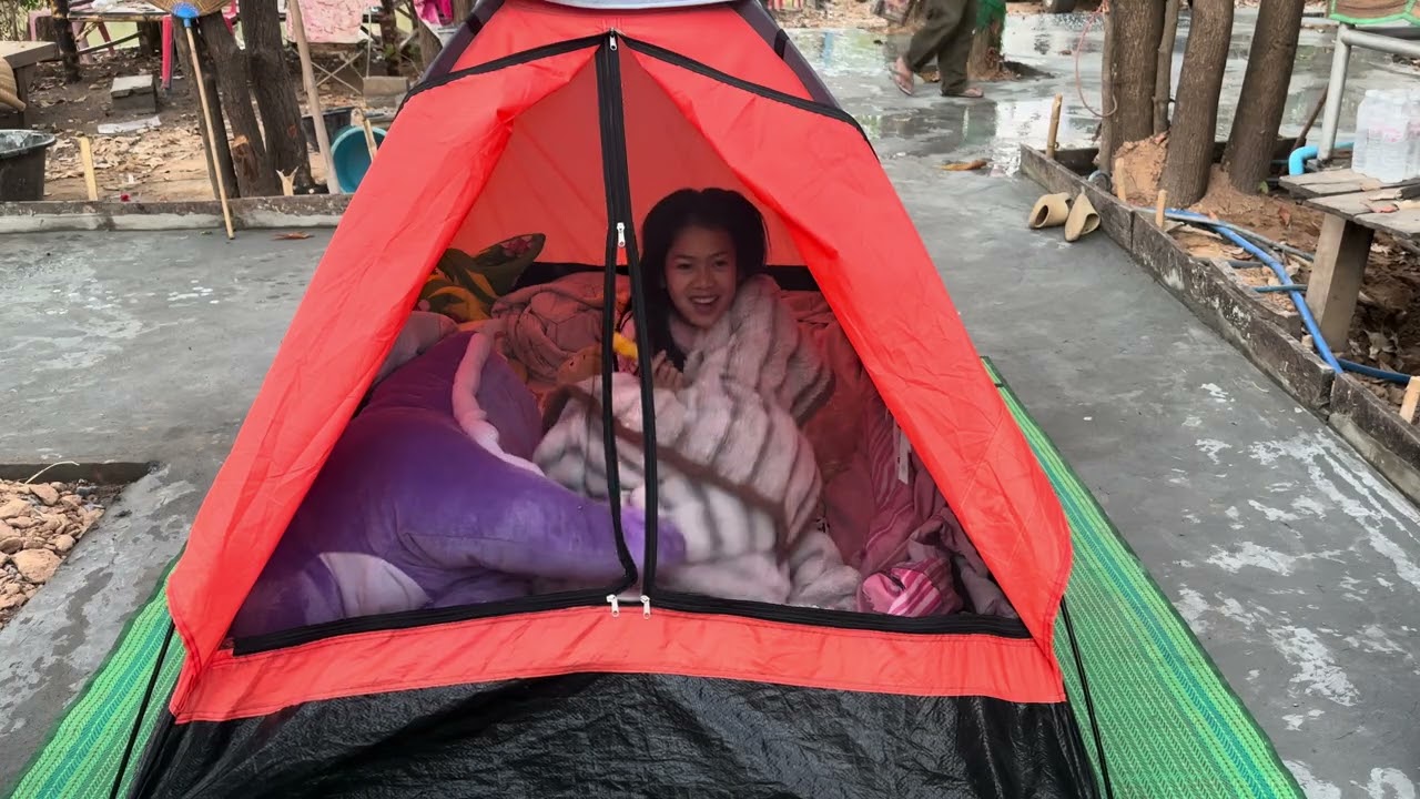 ใครก็ไม่รู้มากางเต้นท์นอนตรงนี้ได้ยังไง