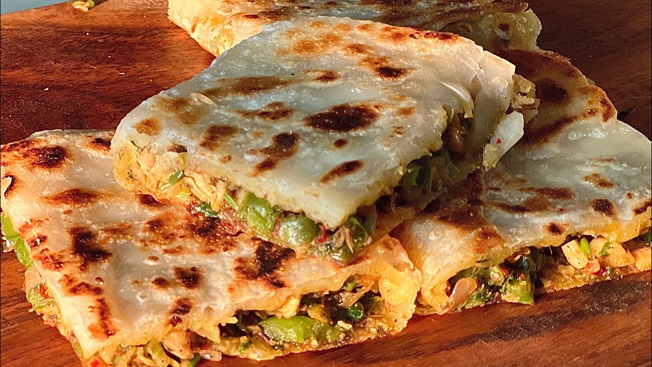 The ONLY Iftar Snack You’ll Want This Ramadan! 🌙 Crispy Chicken Murtabak #Ramadan2026 #IftarRecipes 