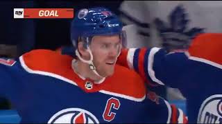 Connor McDavid with a made-it-look-easy goal and makes it 2-1!