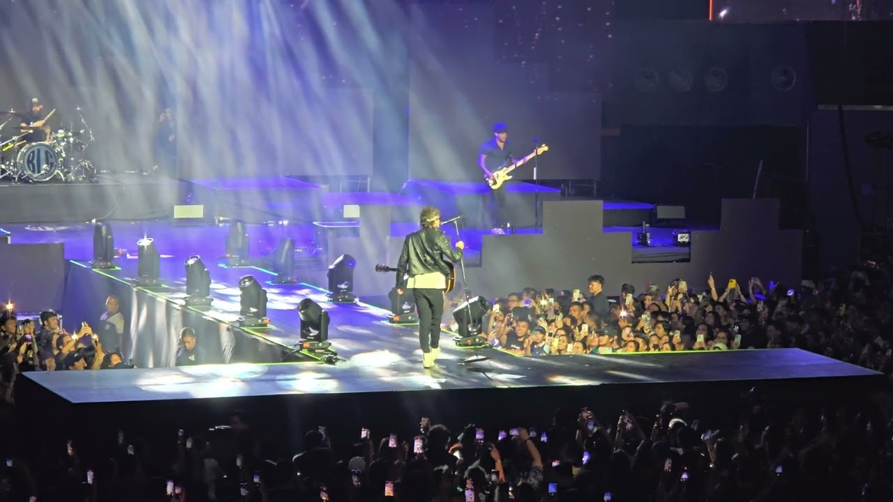 "Thunder" - Boys Like Girls Live in Manila 