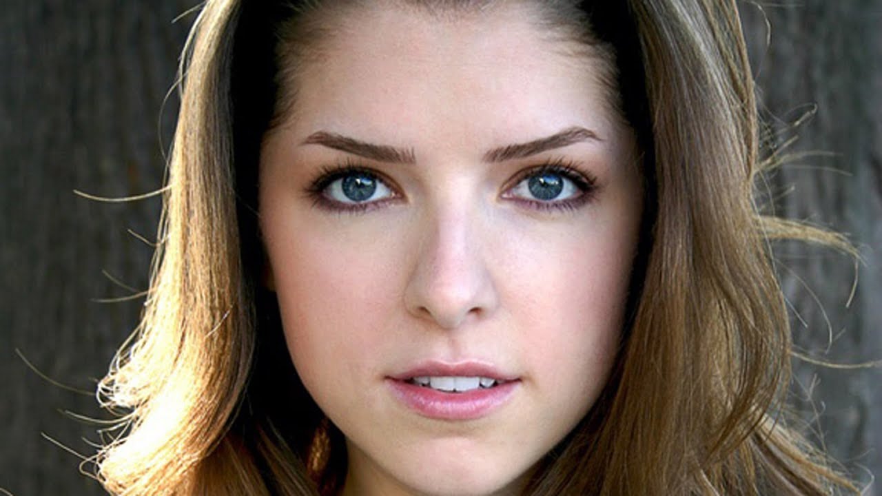 Anna Kendrick's Blue Hair Transformation: See Her New Look! - wide 3
