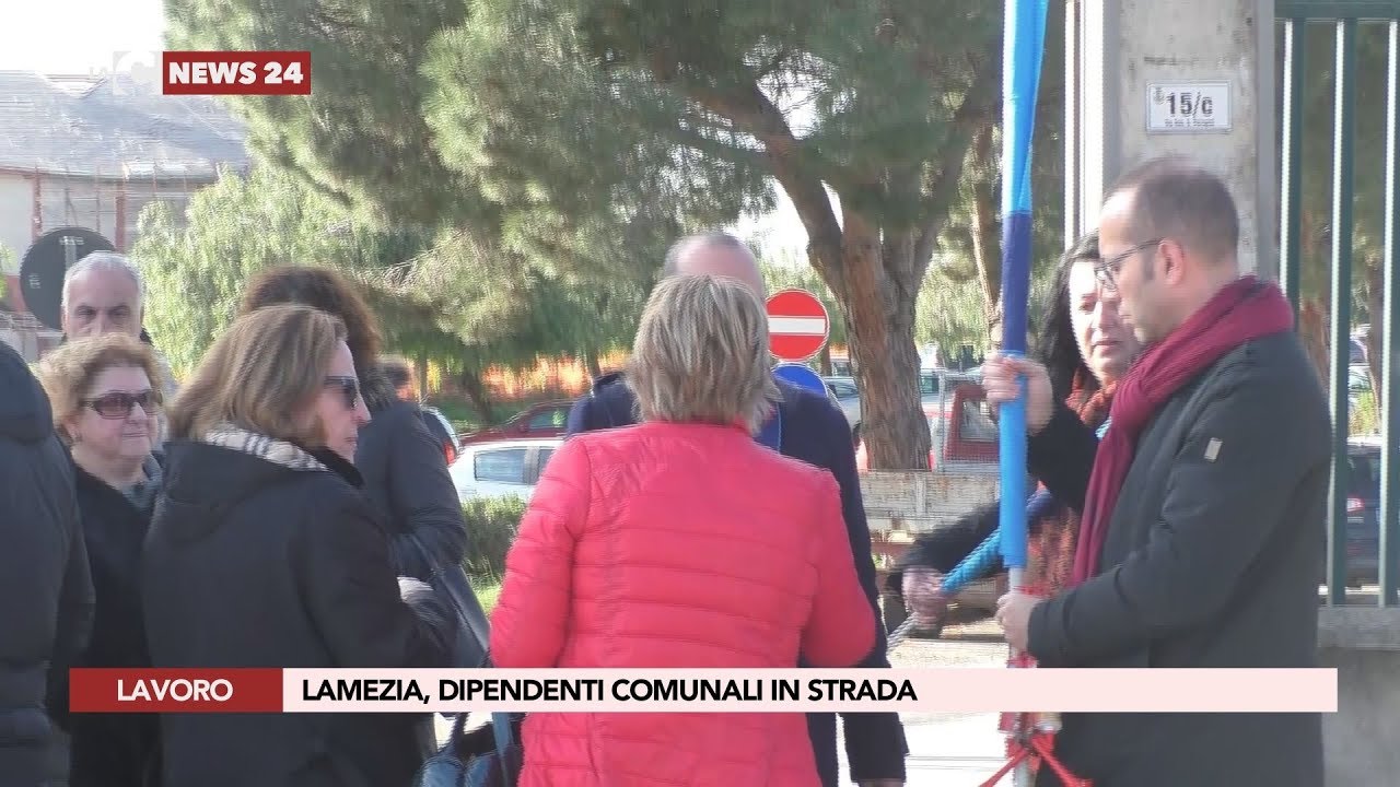 notizie del giorno LAMEZIA, DIPENDENTI COMUNALI IN STRADA