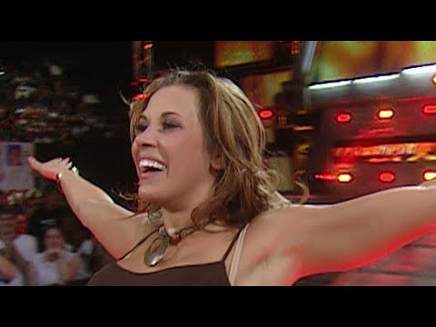 Mickie James vs. Torrie Wilson with Special Guest Referee Candice Michelle: Heat, September 8, 2006