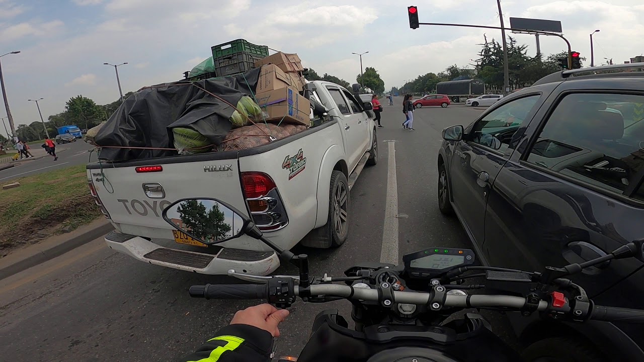 YAMAHA MT09 OTROS DIAS EN BOGOTA COLOMBIA