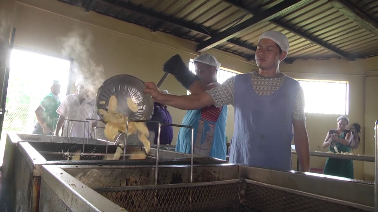 ¡ Si se puede ! familia que Quebrada Larga sale adelante y genera empleo produciendo ricas tajaditas