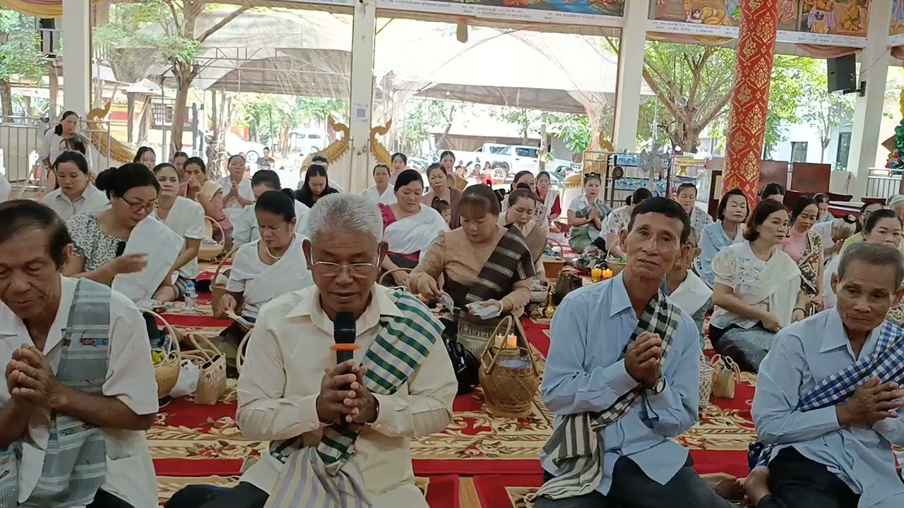 พิธีทำบุญในวันพระวัดใหม่โชคคำ นครหลวงเวียงจันทร์ 