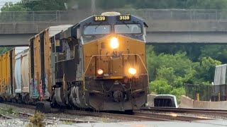 CSX 3139 ES44AH leads CSX M300 through South Plainfield NJ with friendly crew 7/20/2024 CSX 3139 ES44AH leads CSX M300 through South Plainfield NJ with friendly crew 7/20/2024
