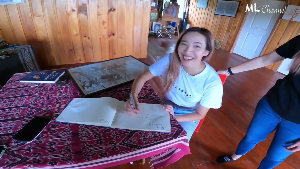 Tiktokers terkenal menerima Hadiah Lukisan 