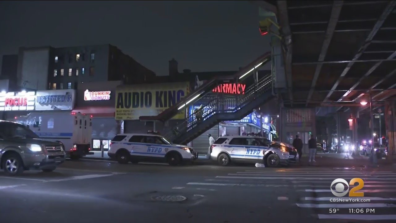 2 NYPD officers suffer minor injuries in Bronx car accident