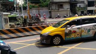 7501次E305電頭+四節篷車+一守車貨列