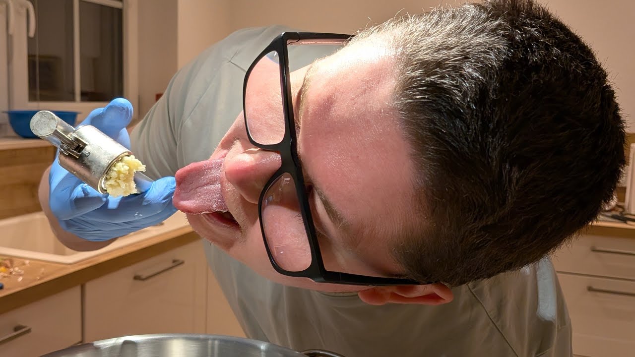 Nemis erim oshxonada😁