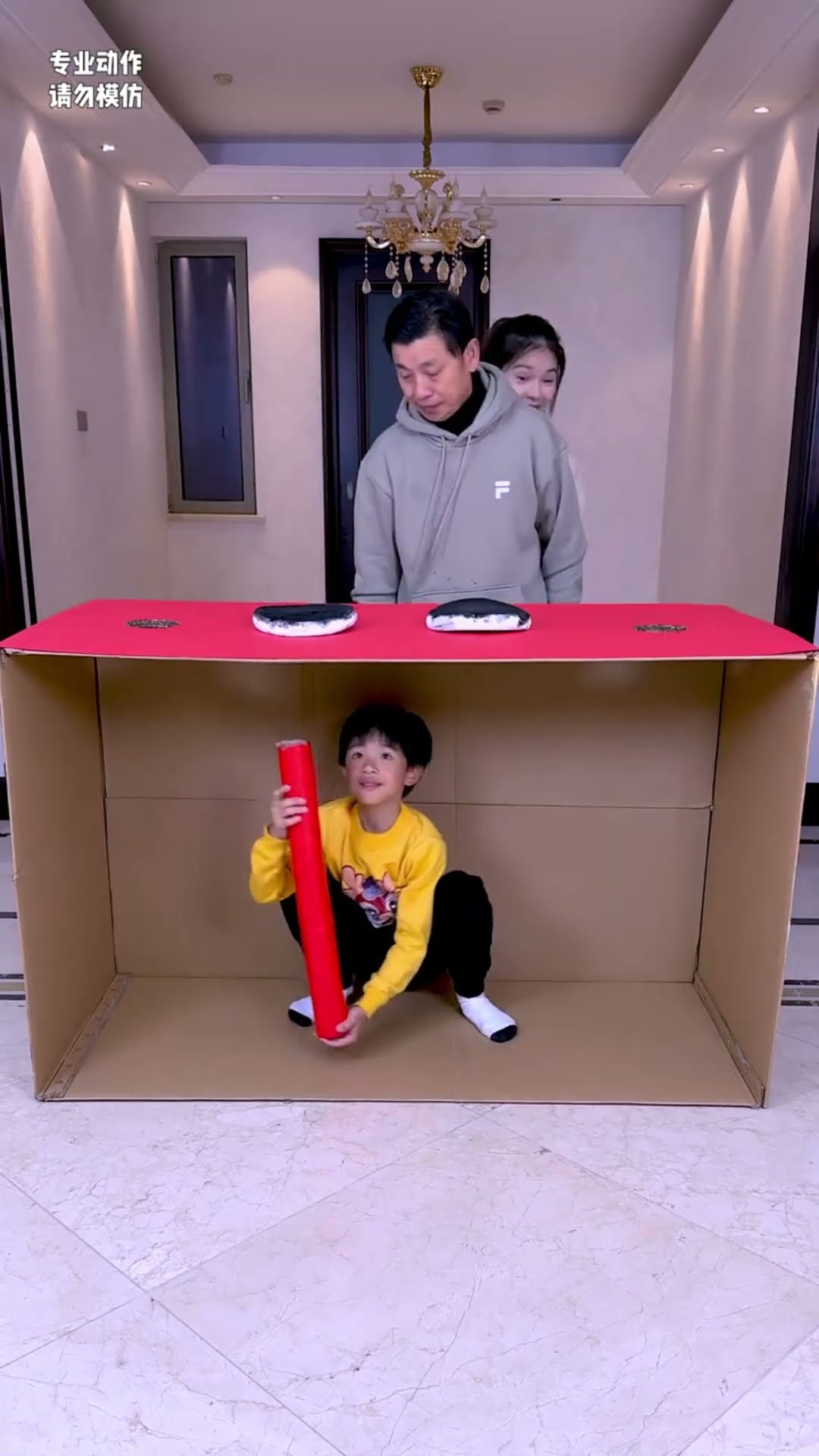 Powderpuff Challenge, Can't Stop Laughing#Funnyfamily #Partygames #Funny #Shorts