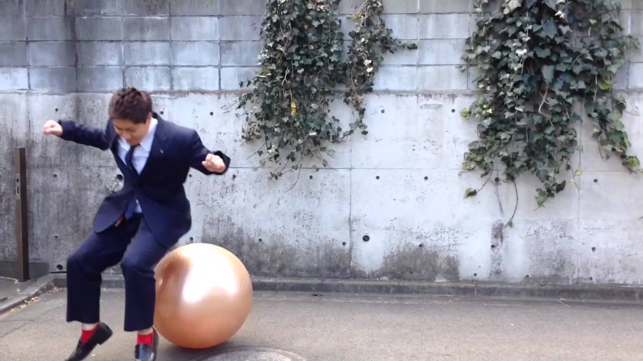 実験 バランスボールは割れるのか Youtube