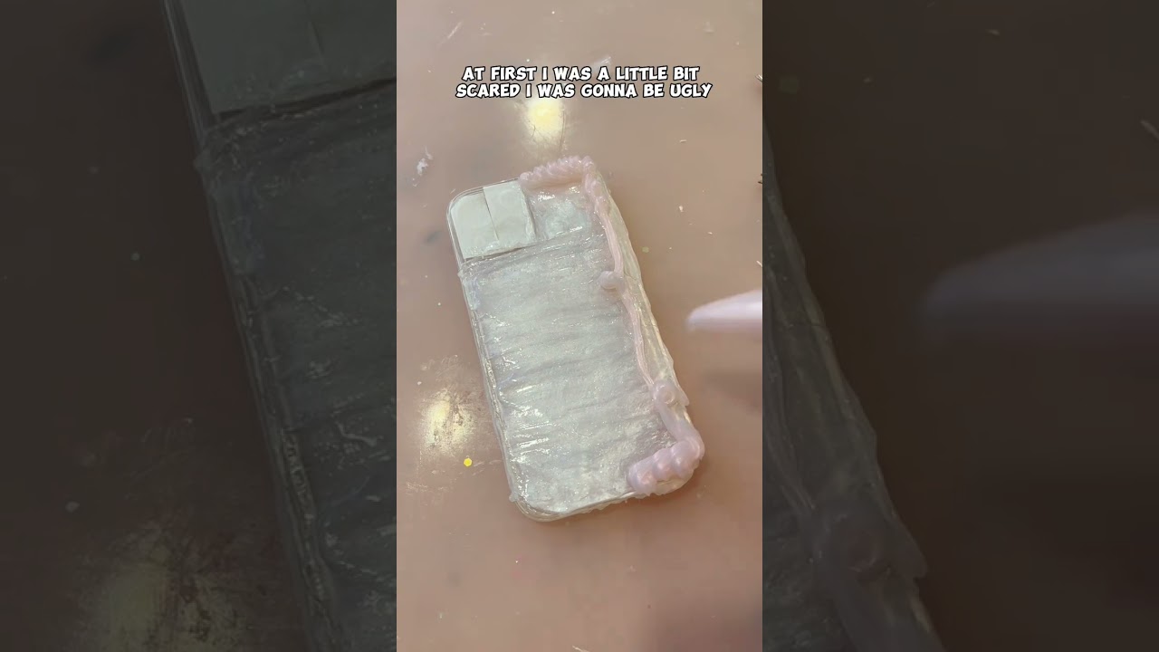 Making a phone case that matches my outfit 🎀