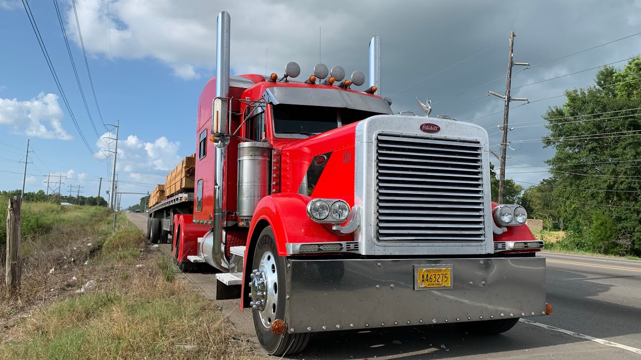 Crazy 18 Wheeler Horn Compilation Part 13 / Unseen Footage from North Carolina!