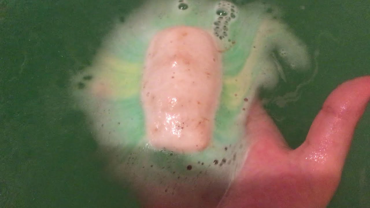 🏝Tiki God Bath Bomb in Jetted Tub by Finders Creepers/Glitter and Gore Bath🏝