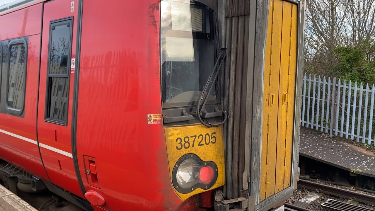 Ex GN 387125 - GX 387205 Seen Arriving Into Hampden Park Heading For London Victoria 