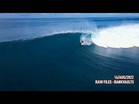 Solid 8-10 feet Bankvaults - Mentawais RAWFILES 16/August/2022 - 4K