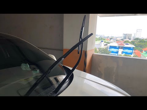 Video ini berisi tutorial cara mengganti karet wiper (wiper blade) untuk Honda HRV. Honda HRV memili. 