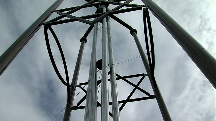 "You can hear it far down the street." Several visit World's Largest Wind Chime during windy conditi - DayDayNews