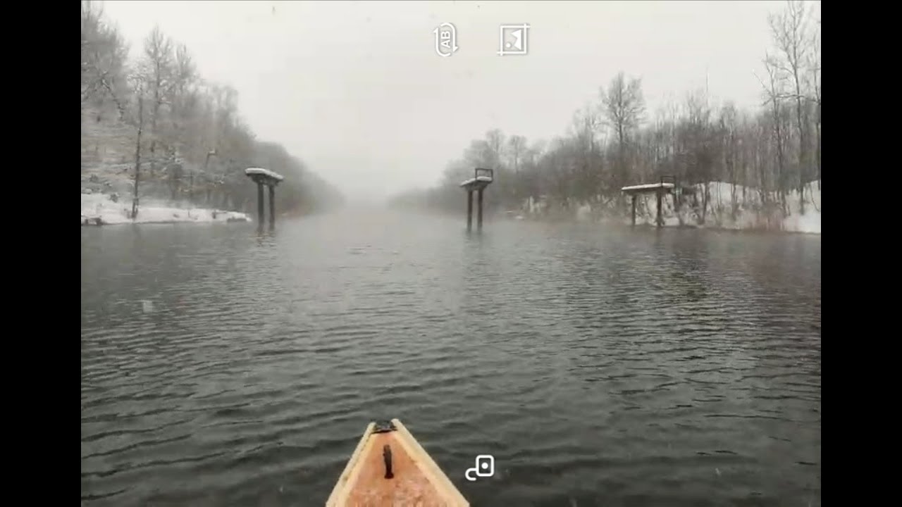 Каноэ с мотором
