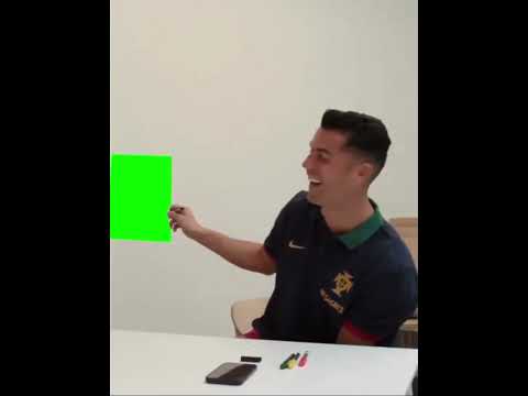 Cristiano Ronaldo Laughing At Drawing - Green Screen