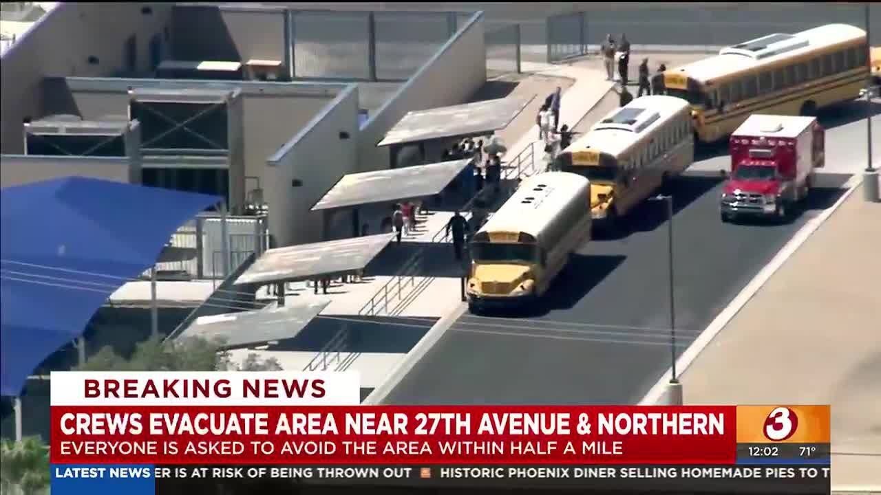 Gas leak prompts evacuations in Phoenix neighborhood - YouTube