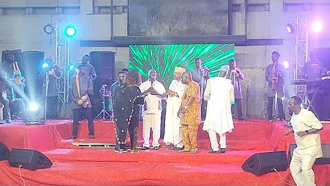 HAPPENING NOW: ABASS AKANDE OBESERE LIVE PERFORMANCE @FAMILG A D FRIENDS CONCERT IN LAGOS