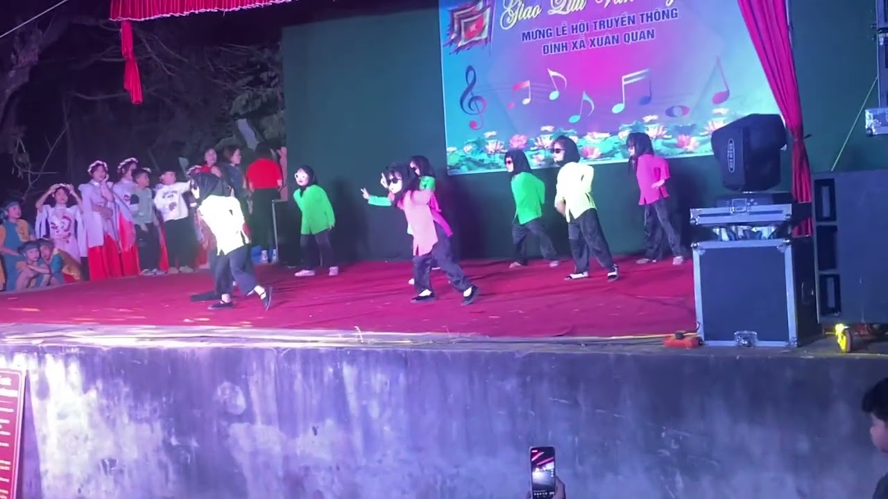 Nhảy Tchu Tcha Tchu Tcha - Poka Đi Vào Bar 🥰