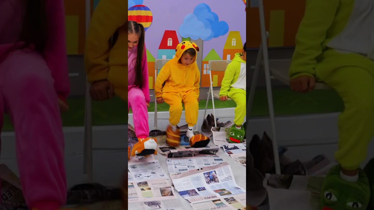 🎉WOW! NEWSPAPER GAME that Brings FAMILY FUN, GIGGLES, and SMART MOVES! 👣📰✨