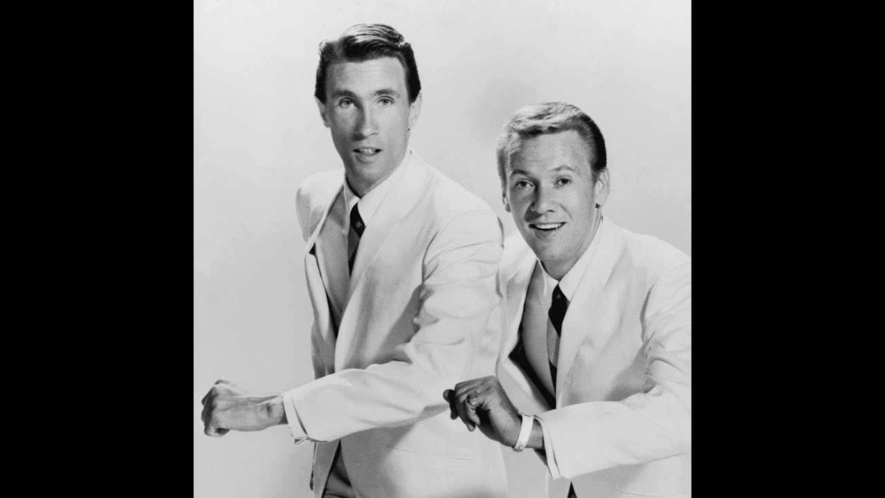 Righteous Brothers / Ebb Tide YouTube