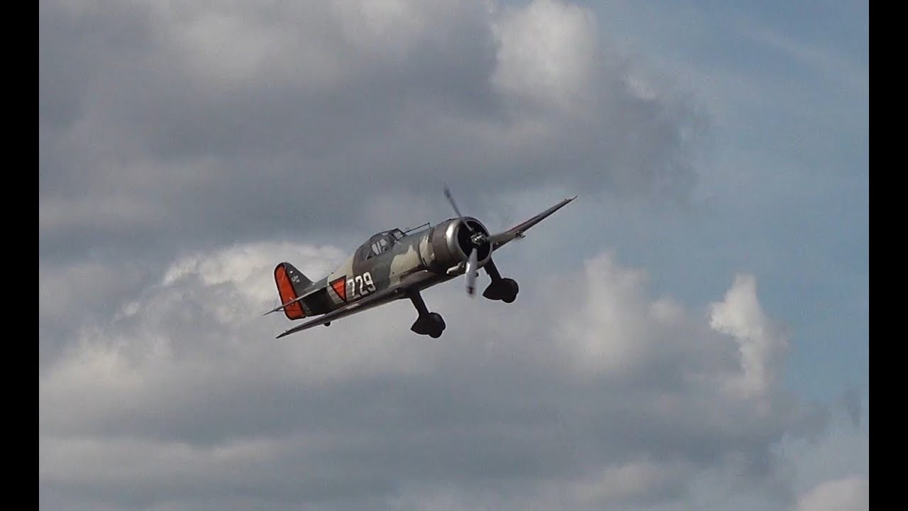 Fokker D.21 - 229 vliegt in Hoogeveen / PH-XXI