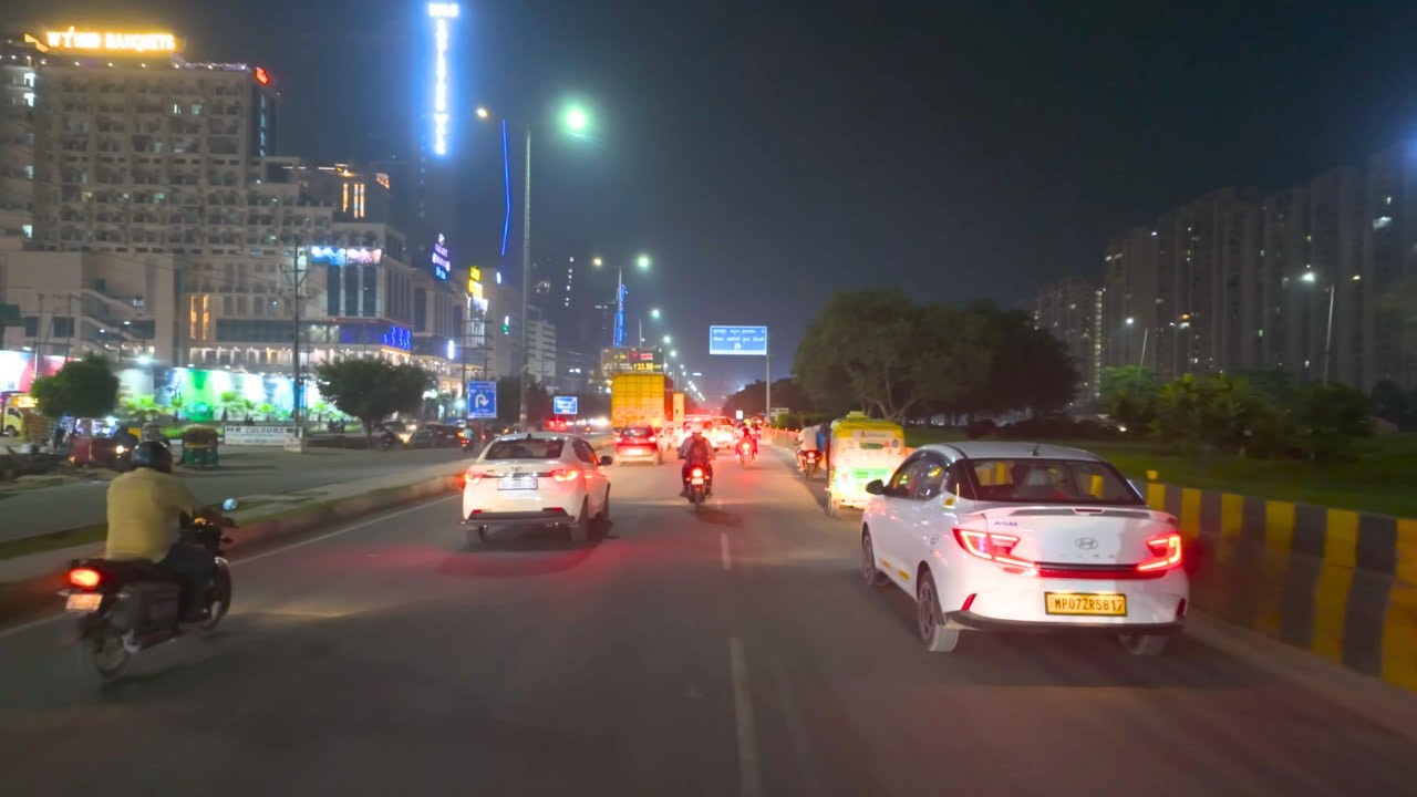 Night Drive in Noida 2025 🇮🇳 - Exploring the Expressway in 4K UHD