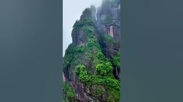 The Cliff Ladder of Langfeng on Jianglang Mountain in Zhejiang Province #amazingchina #travel - DayDayNews