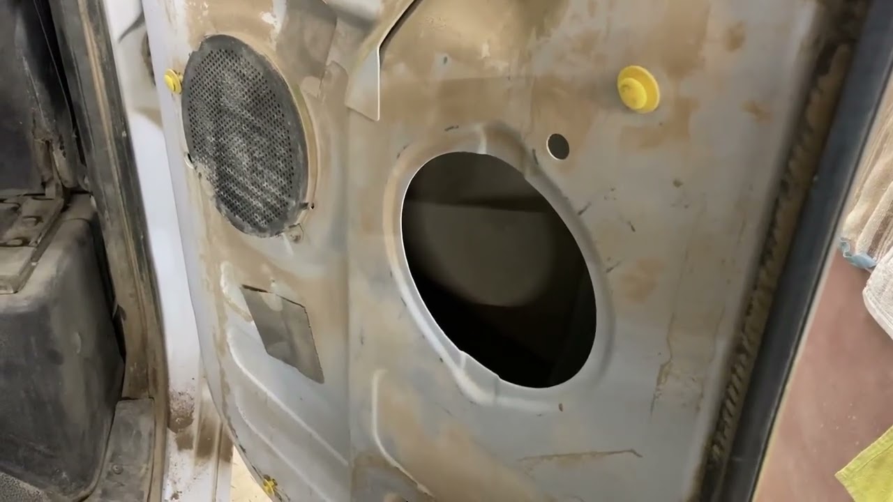 Walking Thor - Ремонт задних дверей RAM 2000 года выпуска