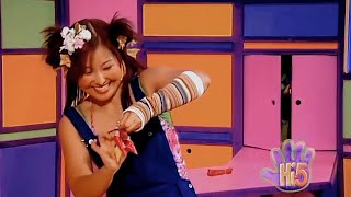 Hi-5: Sun Makes a Friendship Band for Charli