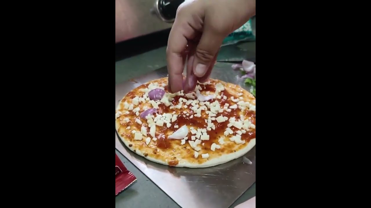 अगदी सोप्या पद्धतीने #एअर फ्रायर मधील #पिझ्झा कसा तयार करायचा..