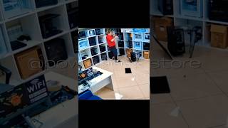 уронил компьютер и разбил его