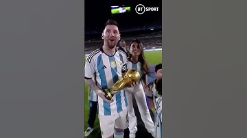 Thumbnail of Lionel Messi shows off the World Cup to Argentina’s fans! 🏆