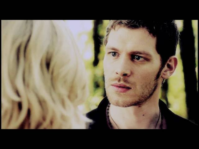 KLAUS & CAROLINE - PRIMEIRO BEIJO #klaroline #klausmikaelson #caroline