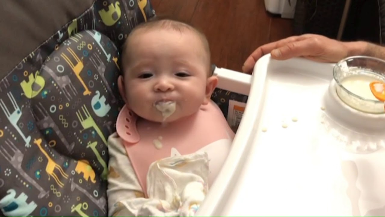 Baby eating oatmeal for the first time 아기 이유식 첫날 YouTube
