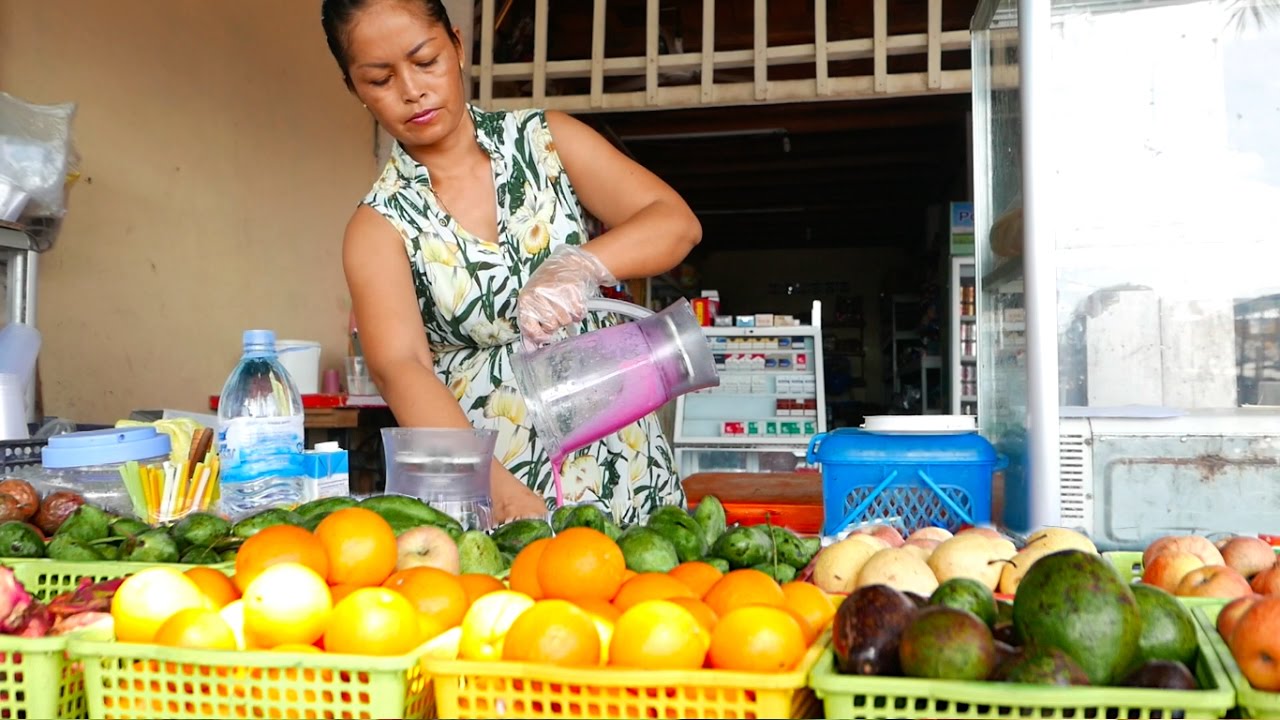 Cambodian Street Food - FAMOUS SMOOTHIE LADY Kong Roh Cambodia | Travel Thirsty