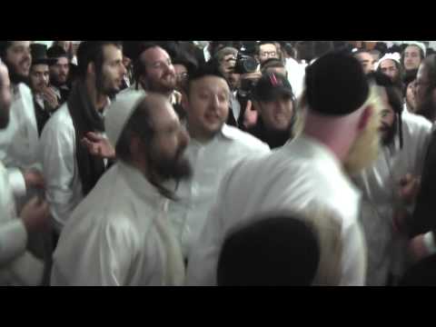 Breslover Chassidim singing dancing in Uman Ukraine 2009