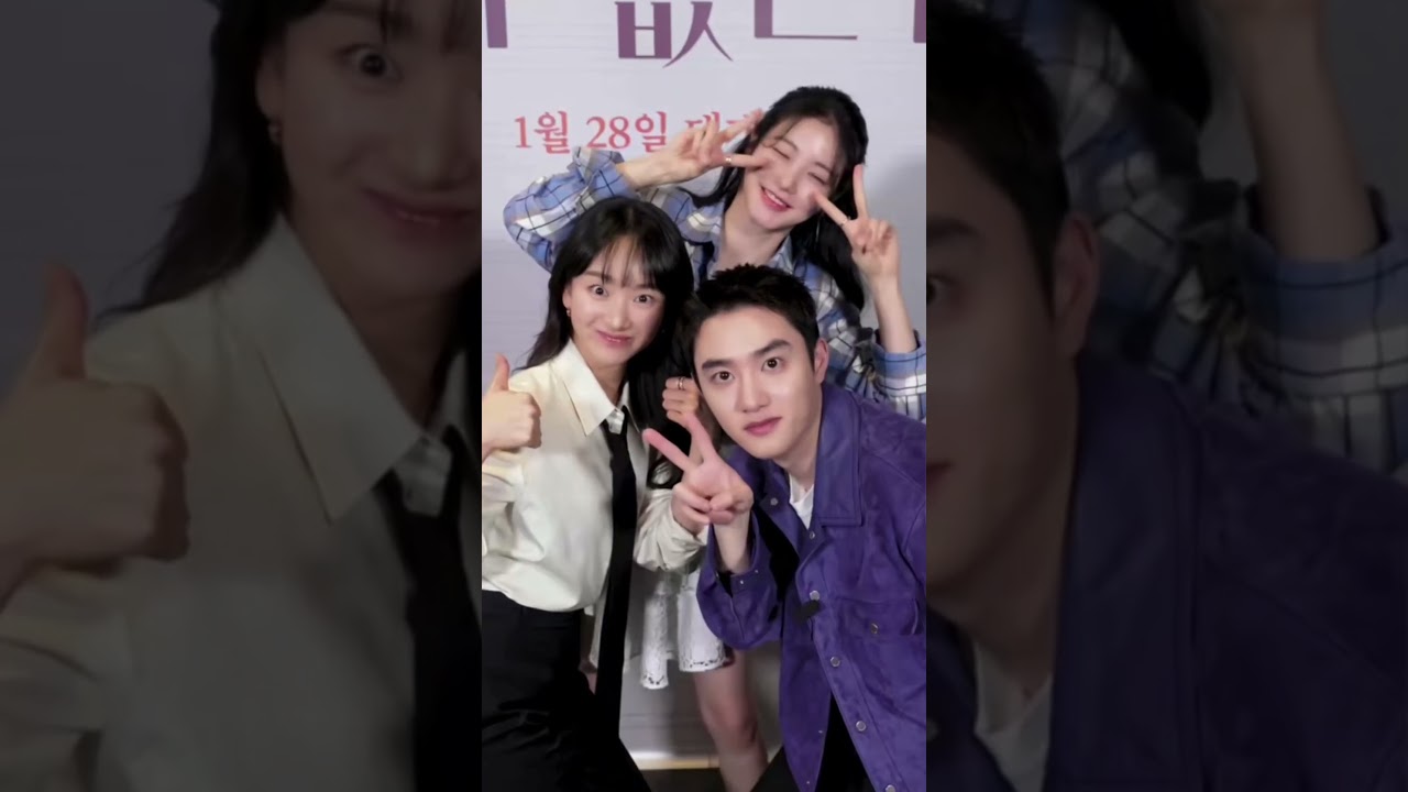 With his leading lady's😍