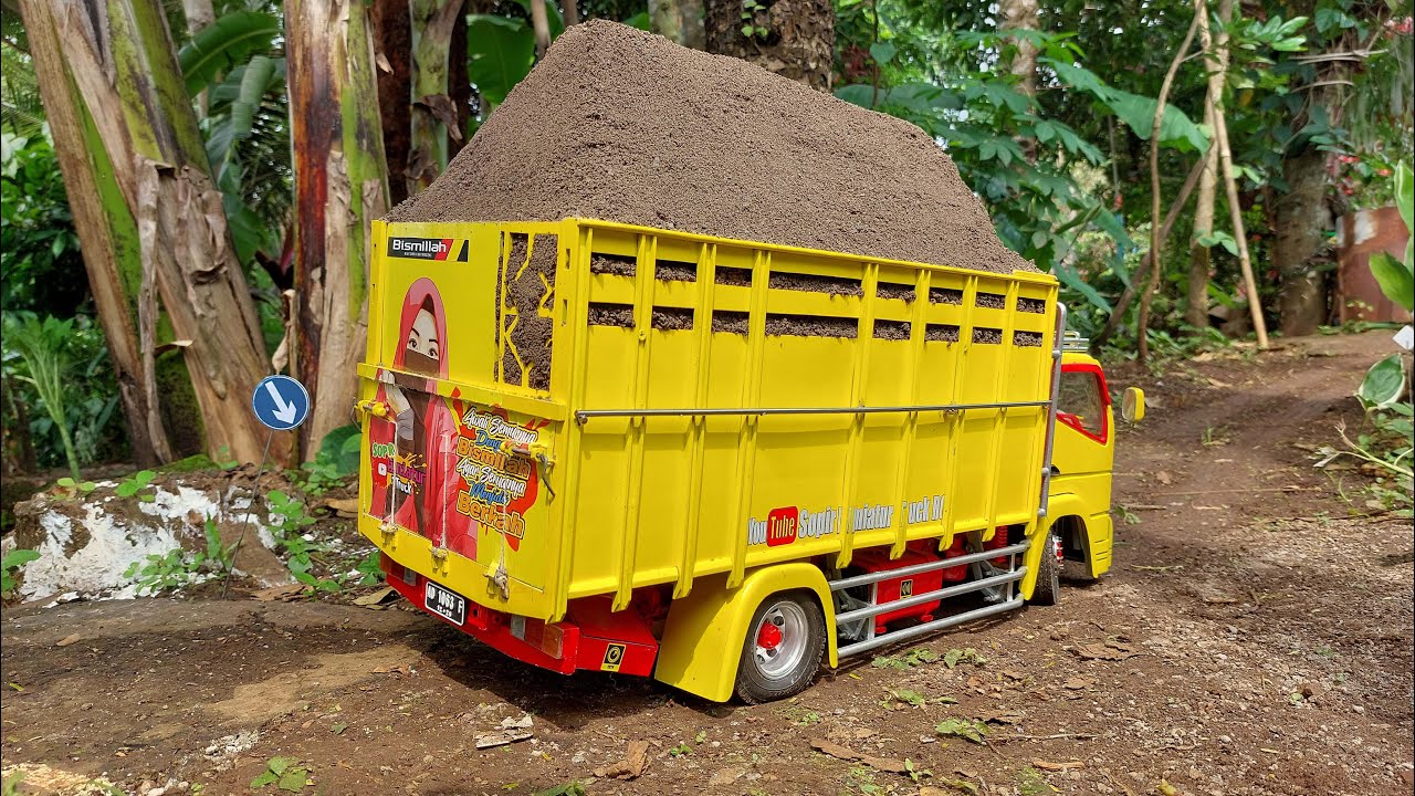 Kekuatan Truk Canter SUPER HD-X Bermuatan Full Pasir Hitam🔥 versi cerita miniatur truk oleng mbois