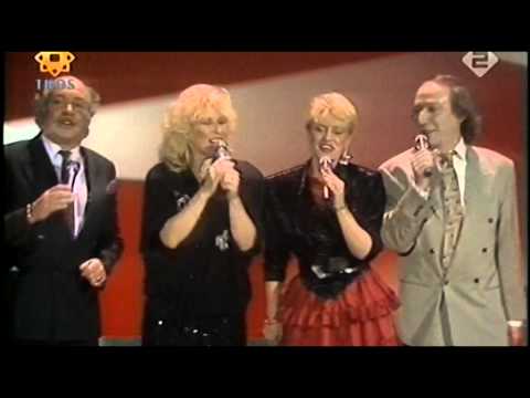 Bonnie St  Claire, Corry Konings, Peter Koelewijn & Nico Haak - Een heel gelukkig kerstfeest