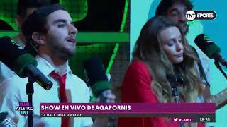 Agapornis -  Le hace falta un beso - En Vivo