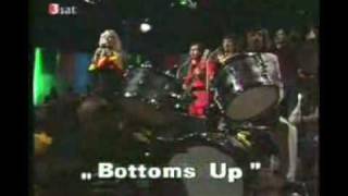 MIDDLE OF THE ROAD - Bottoms up