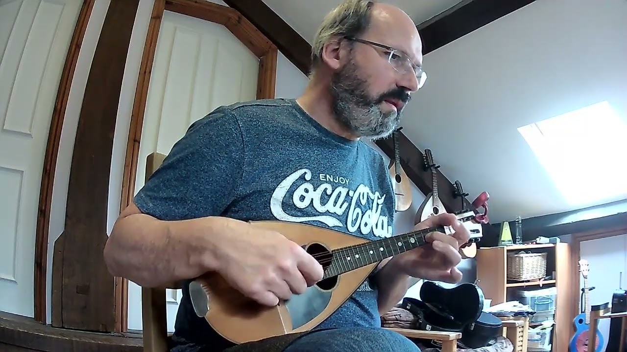 London Spy, or Audenard Battle (English country dance), on mandolins