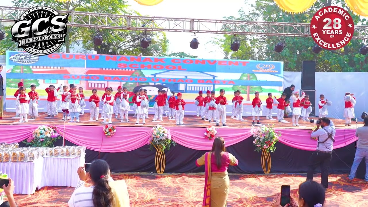 Suno Bacho Uthao Basta 🎒 | Best School Performance 2025 by Nursery Class |